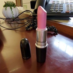 MAC amplified lipstick in Saint Germain